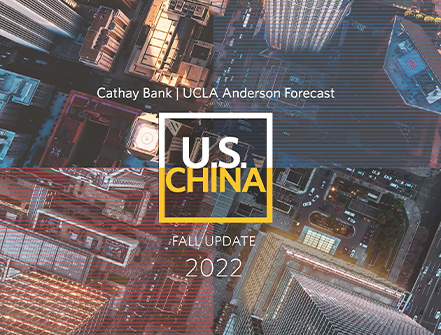 加州大學洛杉磯分校安德森預測的《2022年美中年度經濟報告》中洛杉磯和上海的鳥瞰圖