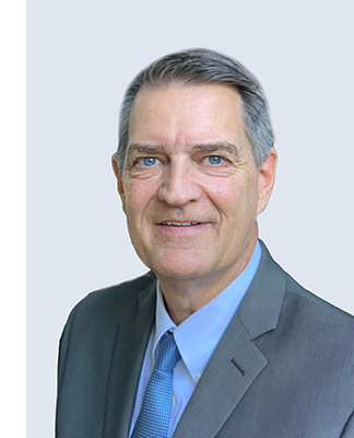 国泰银行执行副总裁兼商业地产和建筑贷款总监Kirk Malmrose为专业半身像摆姿势。