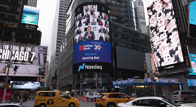 Cathay General Bancorp prácticamente hizo sonar la campana de apertura del Nasdaq para celebrar el 30º aniversario de su cotización inicial en el Nasdaq.